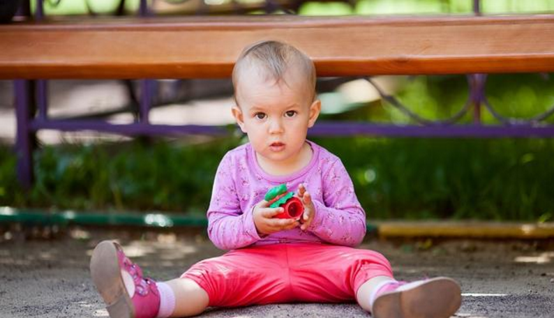 八个月到一岁的孩子,适合玩什么玩具?!