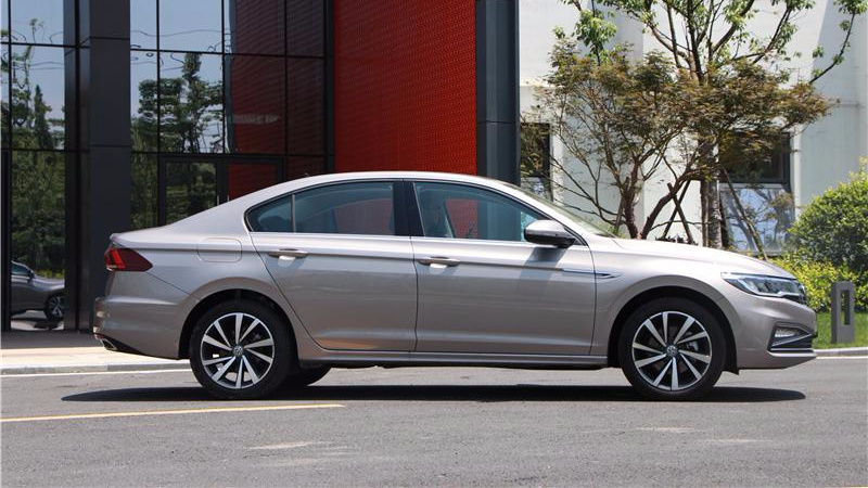 年轻好看有品质 空间足够也好开 试驾MQB平台全新一代宝来