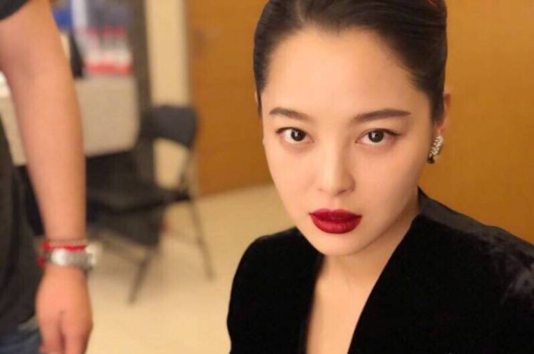 辛芷蕾辟谣不实传闻 辛芷蕾抢景甜金主是怎么