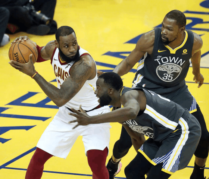 G2细节,再遭格林打头詹皇眼睛血块更红了,杜兰