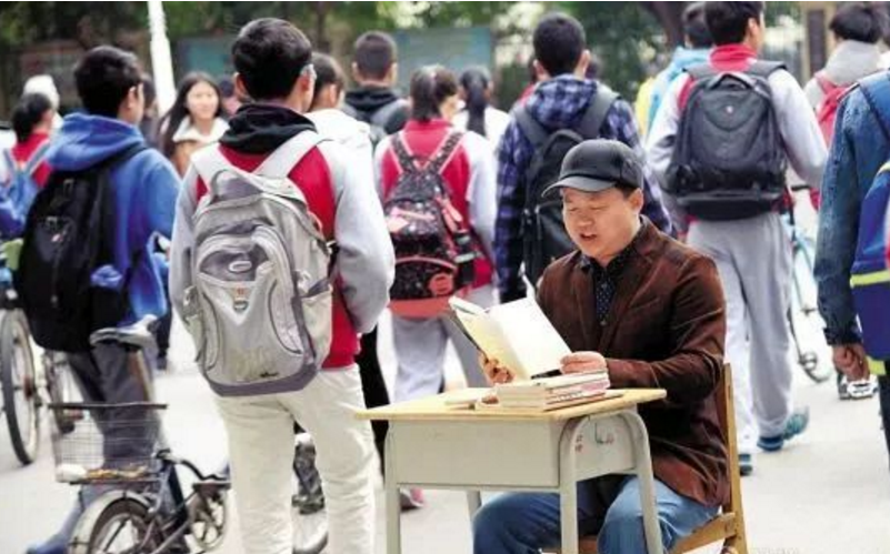 网红校长、纪委书记接连身亡:这些人轻生真的