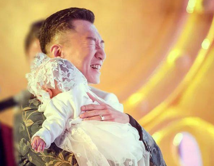 孟美岐微博图片