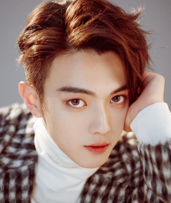 有一种发型叫做许凯的二八分,路人漫撕