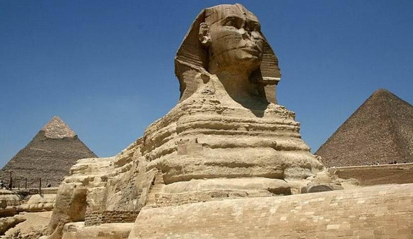 火星男孩:狮身人面像有方孔是一扇门,打开后将通向人...