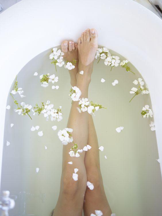 泡澡 泡澡可以有效地帮助大家能身体血液循环,改善因为血液循环而令