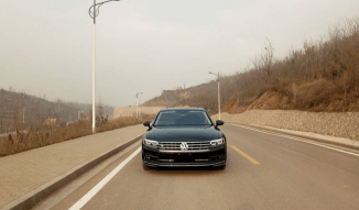 辉腾停产小伙用奥迪A8的钱去买另一款大众