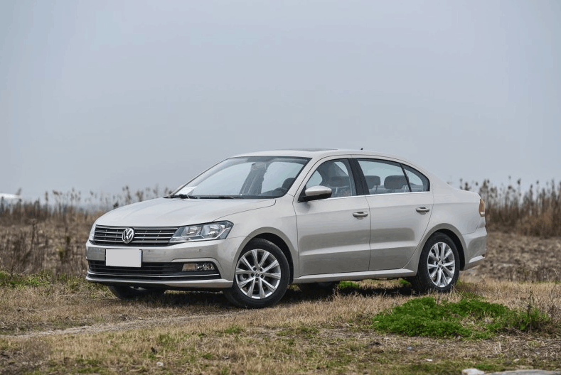 2018款大众朗将搭载全新1.5L发动机 售价下调全力竞争别克英朗!