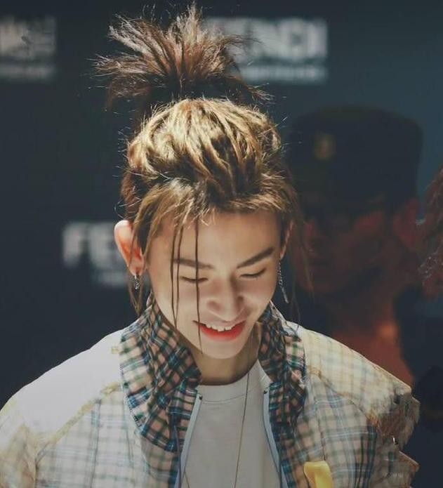 小鬼王凯琳解锁新发型,高马尾完胜脏辫逆袭美发界