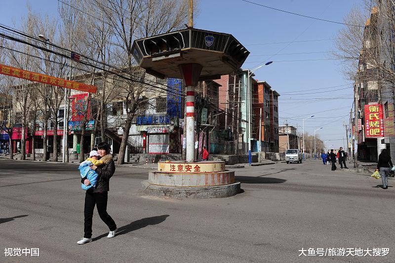 这个地方名叫玉门老城区,位于甘肃省玉门市老城区;曾经,这里是中国