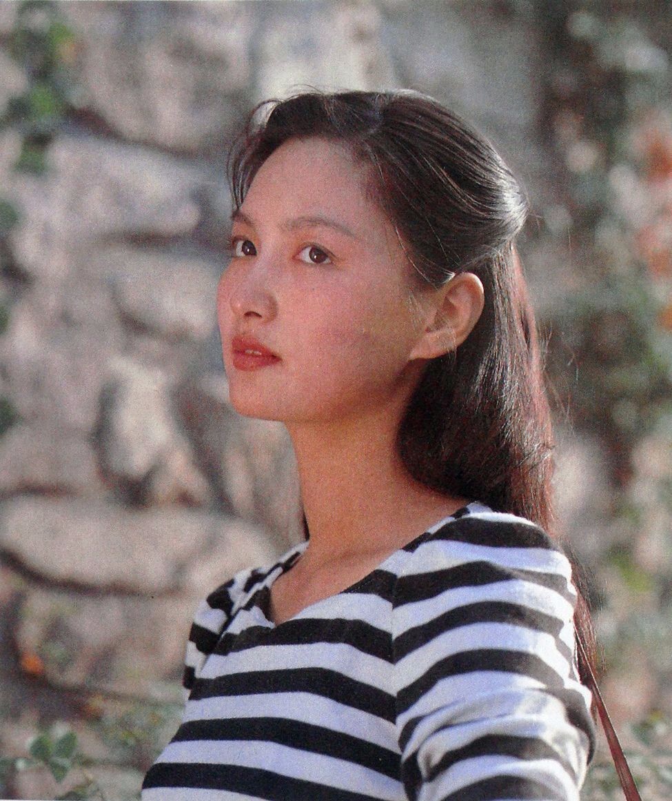 八十年代女影星殷亭如:再土的衣服也遮不住她天然洋气