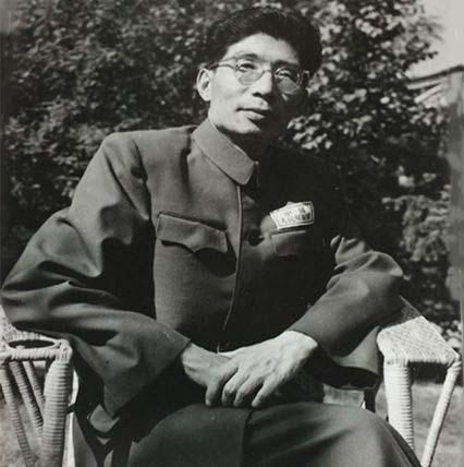 论资历,这位上将比十大元帅都早,却一辈子