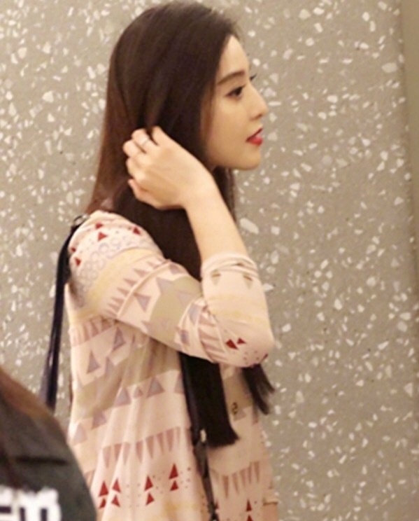 范冰冰推荐化妆品后代购叫苦连天,因为这个她