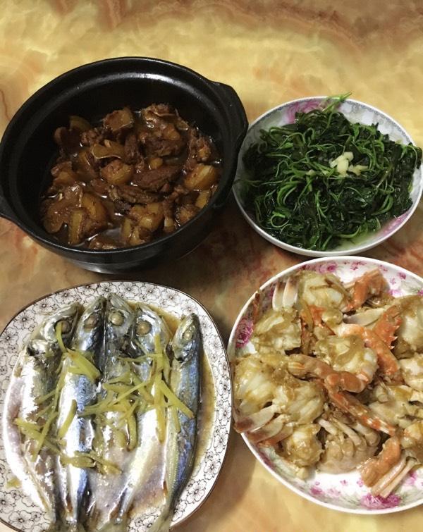 三十岁还不会做饭的农村女人天天等着妈妈做好饭张口就吃幸福