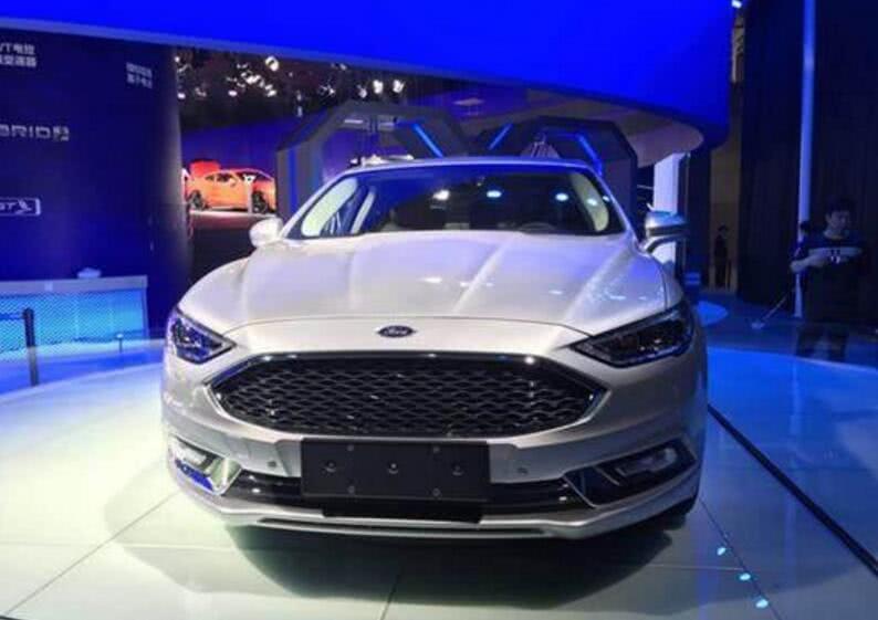 想买低油耗家用车的朋友们可以等一等了！全新蒙迪欧即将亮相，超