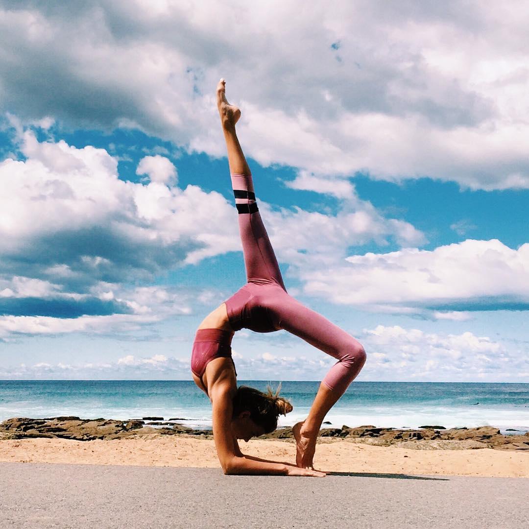 怎样快速健身健美?尝试这7个瑜伽体式,减脂增