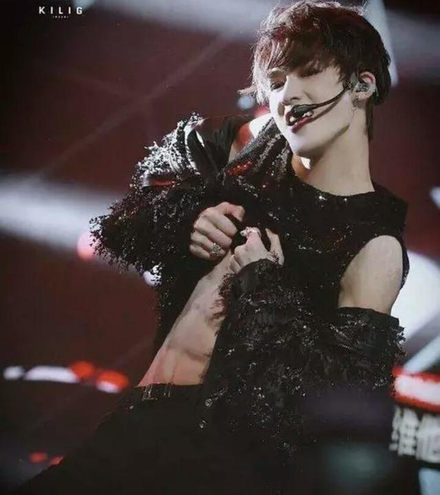 《偶像练习生》九人团接Dior推广,蔡徐坤兰蔻