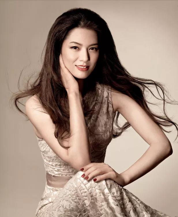 她被称为中国第一美女,闪婚后离婚,如今生活成这样