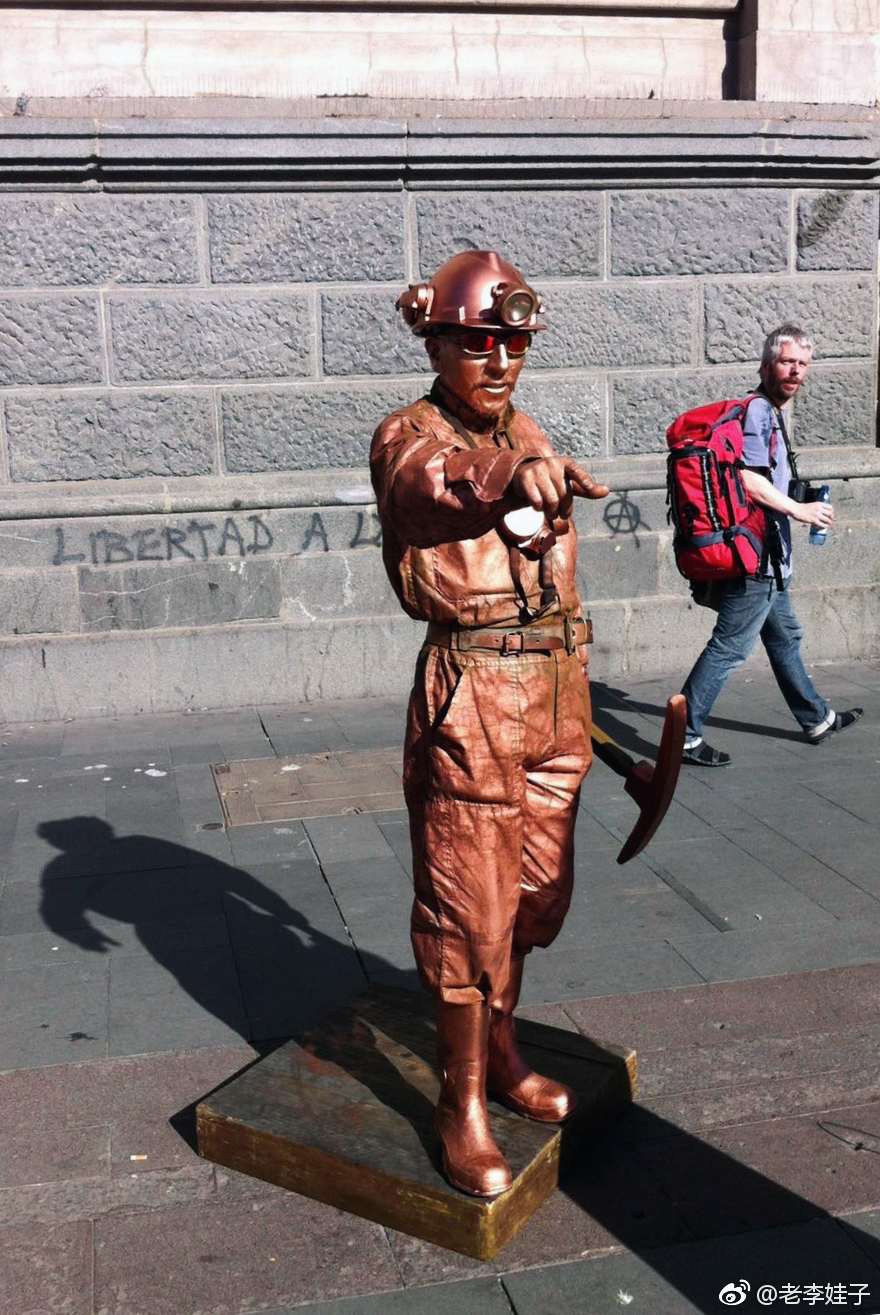 智利这个人口不到二千万的南美国家,无论哪方