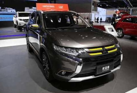 这才是性价比最高的合资SUV，四驱配七座，仅卖15万