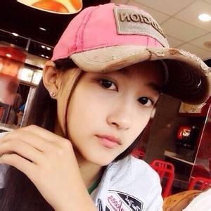 闫妮风头考上了中戏,跟高中的关晓彤抢北影的,来了游戏体育玩女儿的图片