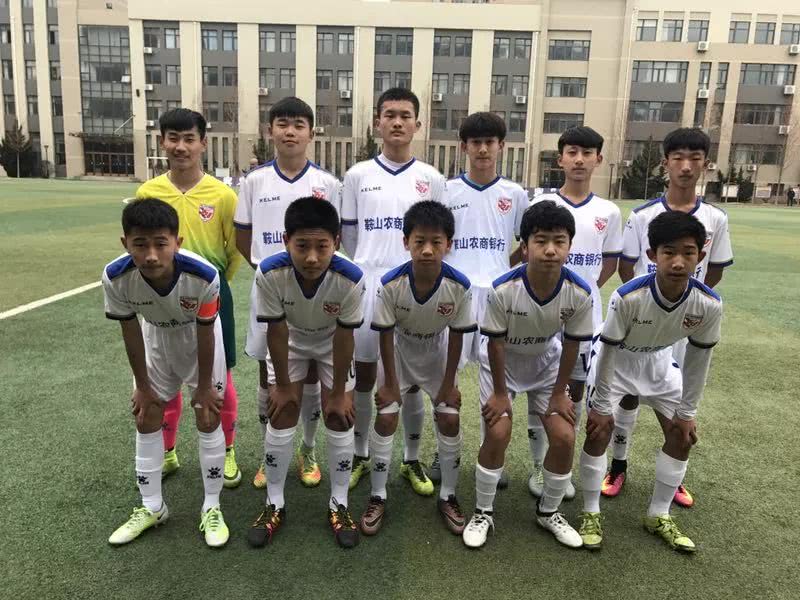 鞍山足球小将不得了,首战告捷,大胜归来!快来奥