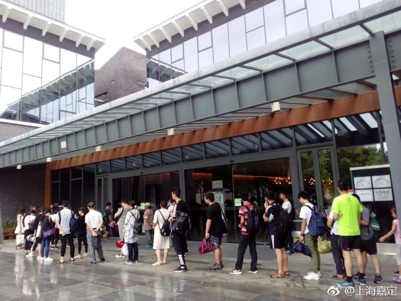 嘉定图书馆新老馆目前正常开放,两馆闭馆时间