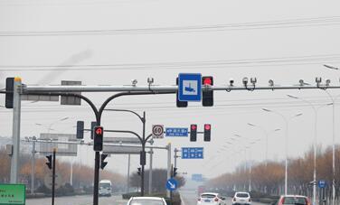 看了这个超速罚单，我决定要买一辆五菱宏光，时速518超越布加迪