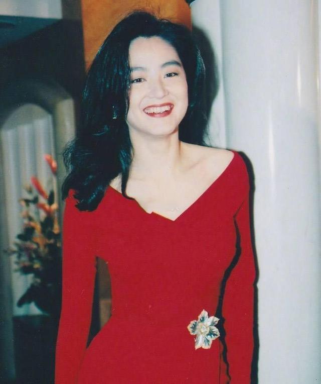 63岁林青霞被曝与邢李原离婚,丈夫在外有新欢