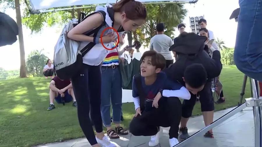 鹿晗自爆追关晓彤过程