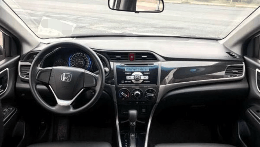 落地价12万, 现在只需9万, 没开多久掉价3万, 车主心疼不已