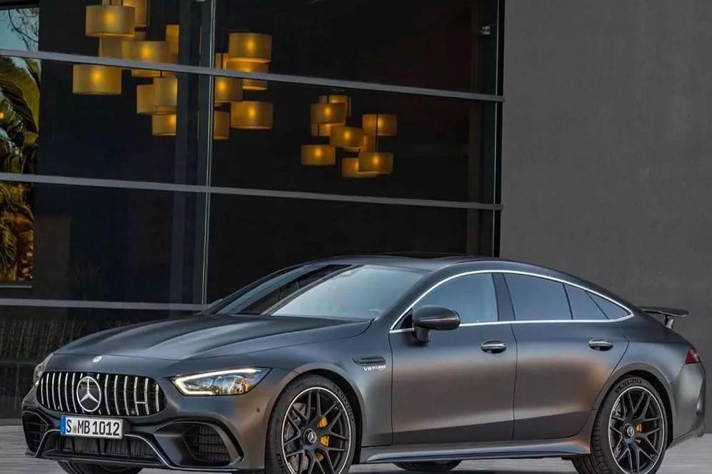 喝油的AMG和省油的混动系统在一起，会碰撞出什么火花？