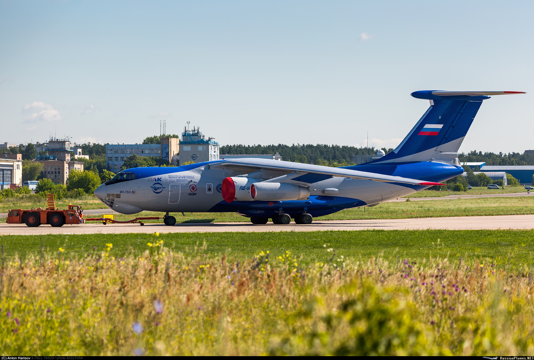 罗夫飞行研究所采用一架伊尔-76测试PD-14涡喷发动机