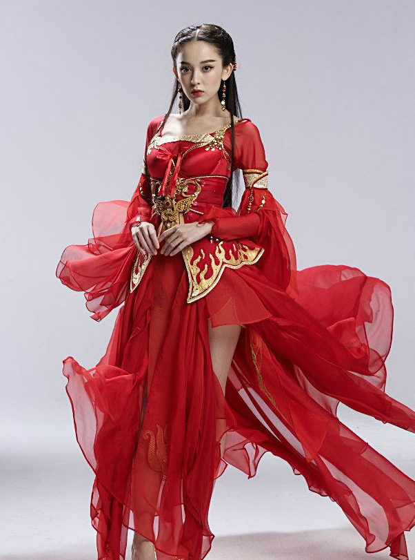 5位来自新疆的女明星,穿上红色衣服的时候,热巴最霸气