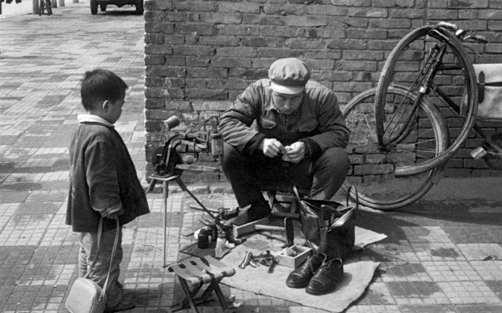 黑白老照片记录下80年代的中国生活,已是满满的回忆