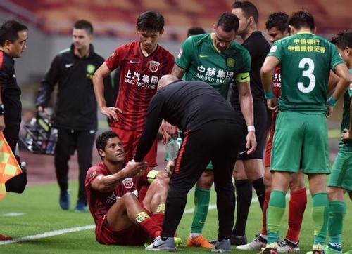 泰达门神力压王大雷成联赛第一 恒大门将一场