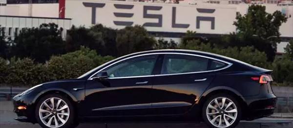 首辆特斯拉Model 3下线，市值为何惨跌120亿美元？