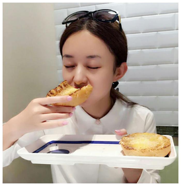 赵丽颖的拍照姿势,图1萌萌哒,图4暴露本质,图5