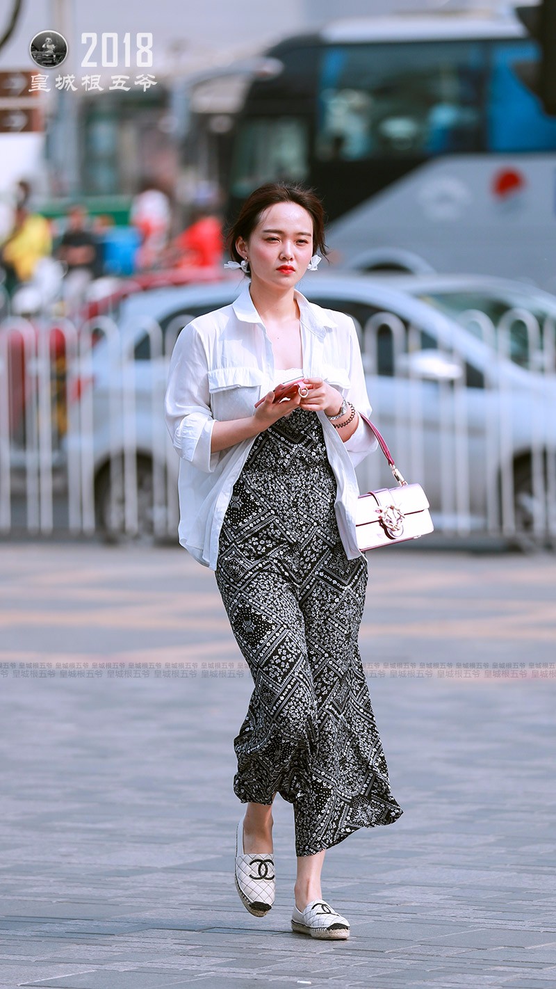 街拍:你眼中的潮人可能是这样的,这才是普通人的穿搭