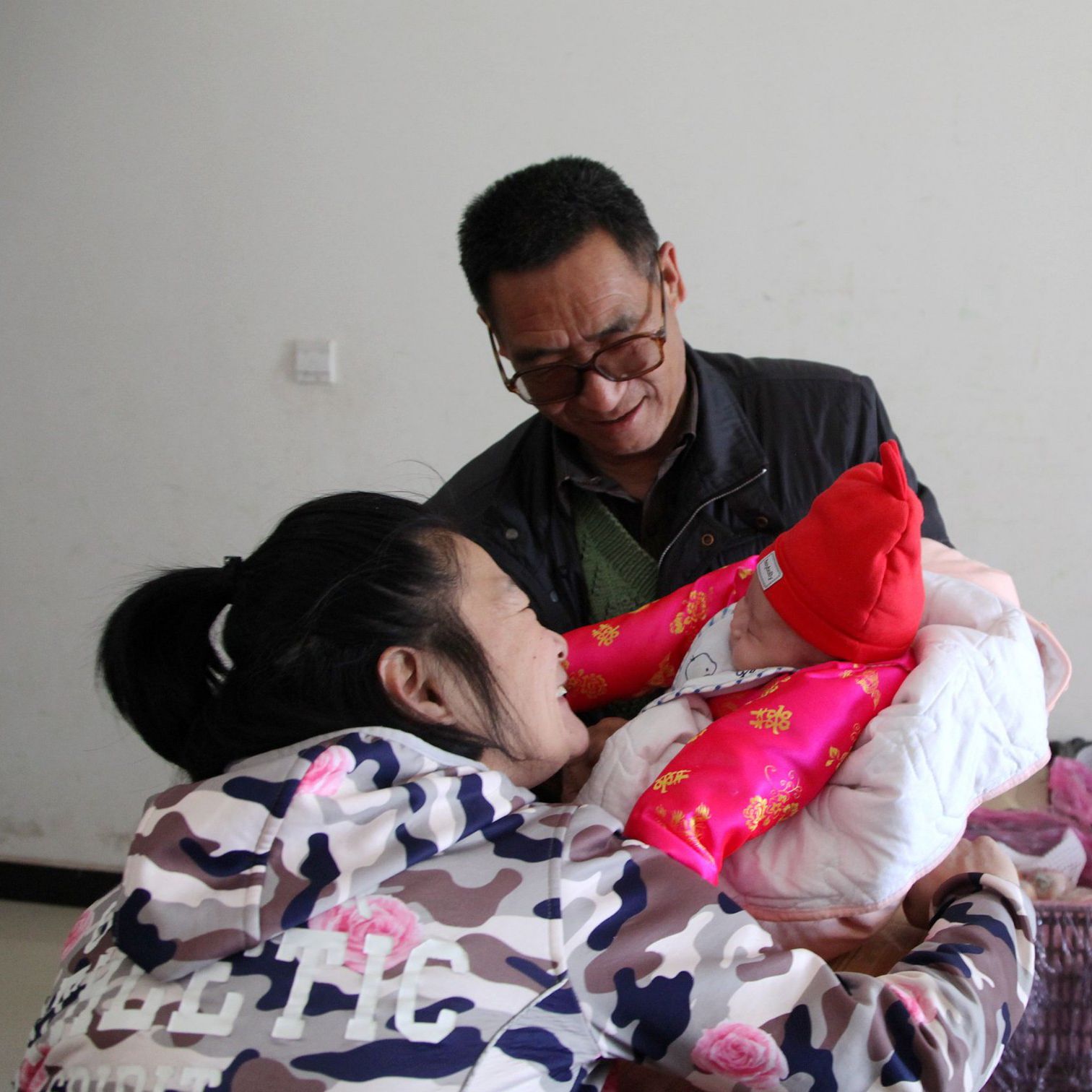 山西农村脑瘫女孩去年网售苹果10万斤,看