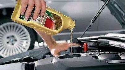 4s店保养可以自带机油吗