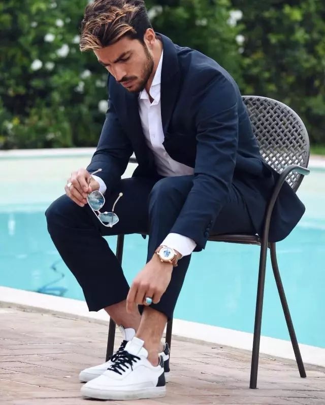 180cm200斤男生体型图,1米8个200斤的胖男图片 身高不足180cm的男生们,你们要的显高大法在这了