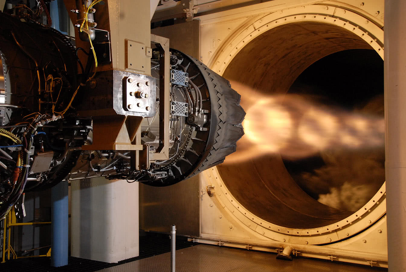 歼20国产引擎与世界第一还差多远?专家一席话