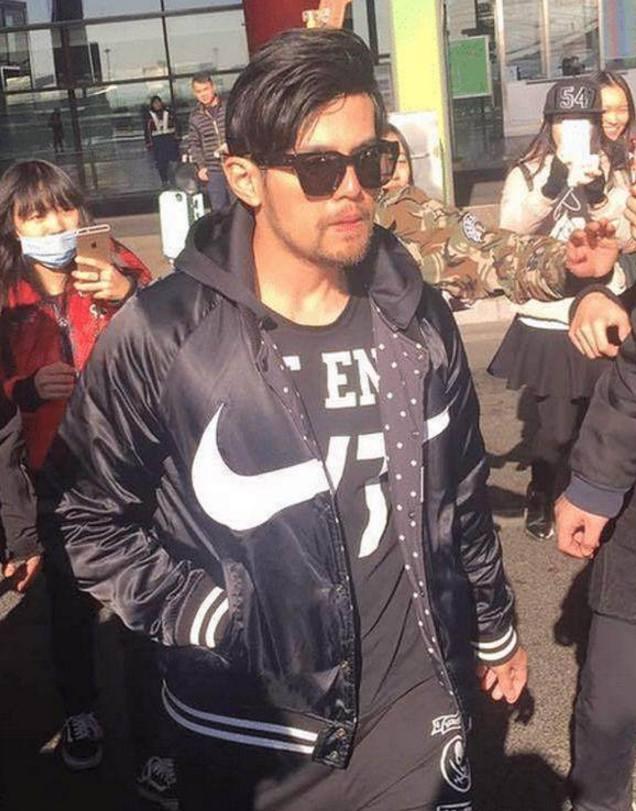 周杰伦不理胡子变沧桑大叔,因为太有爱了!