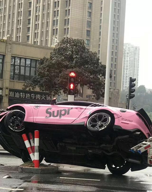 保险杠也拦不住！爱上一匹野马，可惜家里没有草原