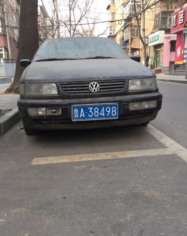 街头一台90年代的帕萨特B4，突然有种想买下的冲动！