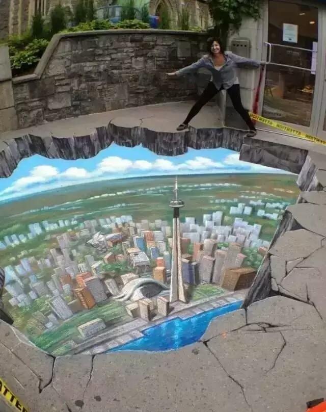 那些歪果仁真手欠,把大马路画成这样!害得劳资追尾了!