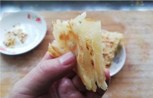 烙饼的面是用凉水、温水还是热水？几种家常烙饼的和面方法告诉你