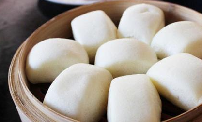 蒸馒头为什么总有几个不发的？怎样蒸出的馒头又大又白又光滑？