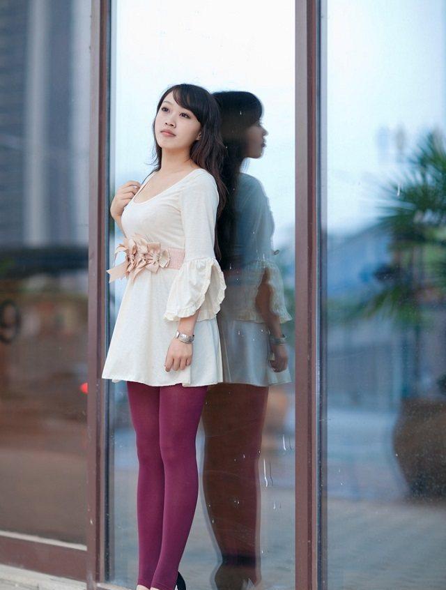 高跟丝袜, 丰满的邻家妹子, 演绎性感佳人? 网友: 给我来一打!