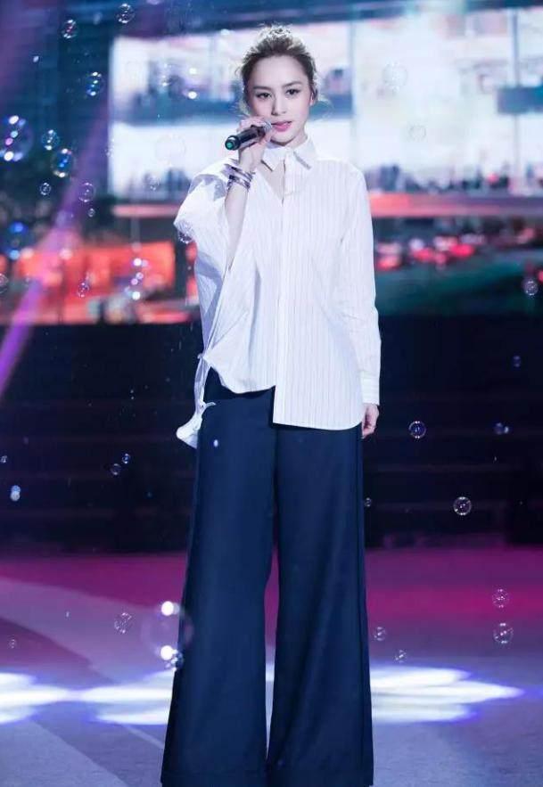 女星: 张韶涵小S不到160cm, 王子文不足150cm